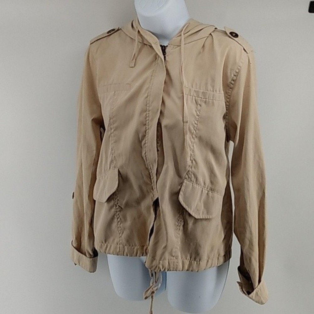 Lydelle size M light jacket Creem